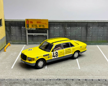 Load image into Gallery viewer, Master 1:64 Yellow 560SEL W126 VIP Sedan Sports Model Diecast Metal Car BN
