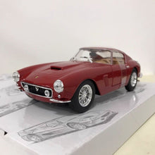 Load image into Gallery viewer, Bburago 1:24 250GT Berlinetta Passo Corto Racing Sports Model Toy Metal Car
