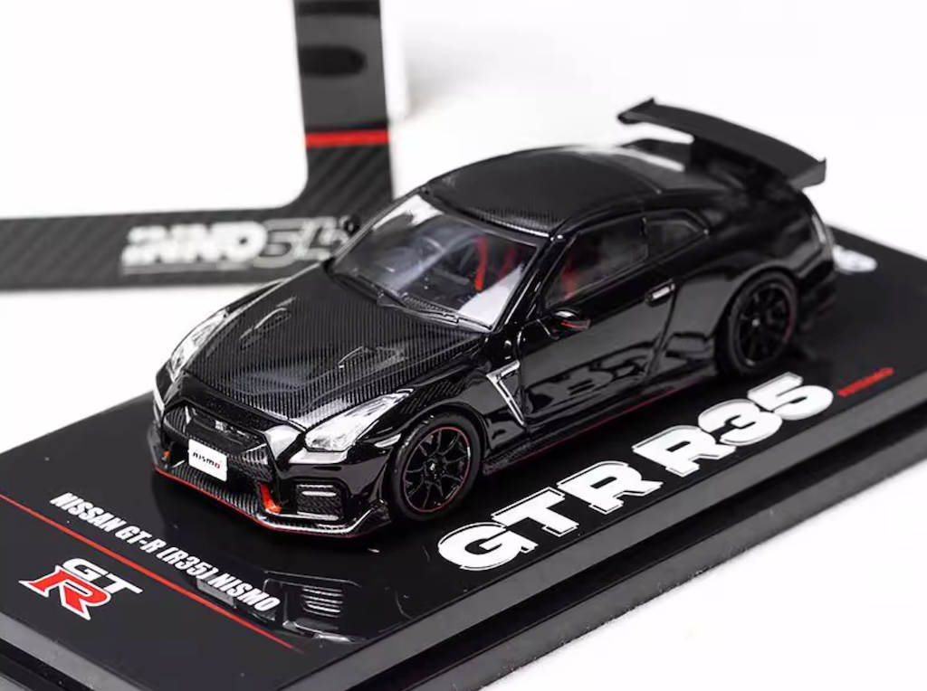 Inno 1:64 Black Carbon GTR R35 Nismo Sports Model Diecast Metal Car New Collection