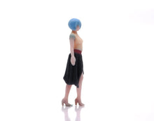 Load image into Gallery viewer, 1:64 Painted Figure Model Miniature Resin Diorama Toy Sand Sexy Girl Lady Beauty

