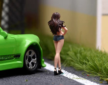 Load image into Gallery viewer, 1:64 Painted Figure Model Miniature Resin Diorama Toy Sand Beauty Girl Pretty
