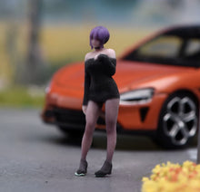 Load image into Gallery viewer, 1:64 Painted Figure Model Miniature Resin Sand Diorama Purple Hair Dress Lady
