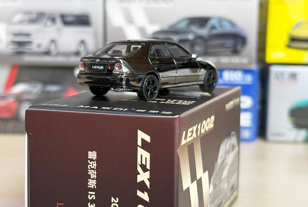 Masdi 1:64 2000 Plating Gray IS300 Sports Sedan Model Diecast
