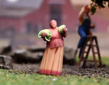 Load image into Gallery viewer, 1:64 Painted Figure Model Miniature Resin Diorama Toy Sand Farmers Family Set
