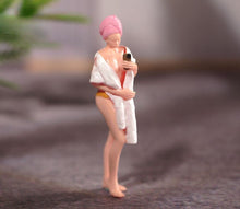Load image into Gallery viewer, 1:64 Painted Figure Model Miniature Resin Diorama Bathing Beauty Lady Sexy Girl New
