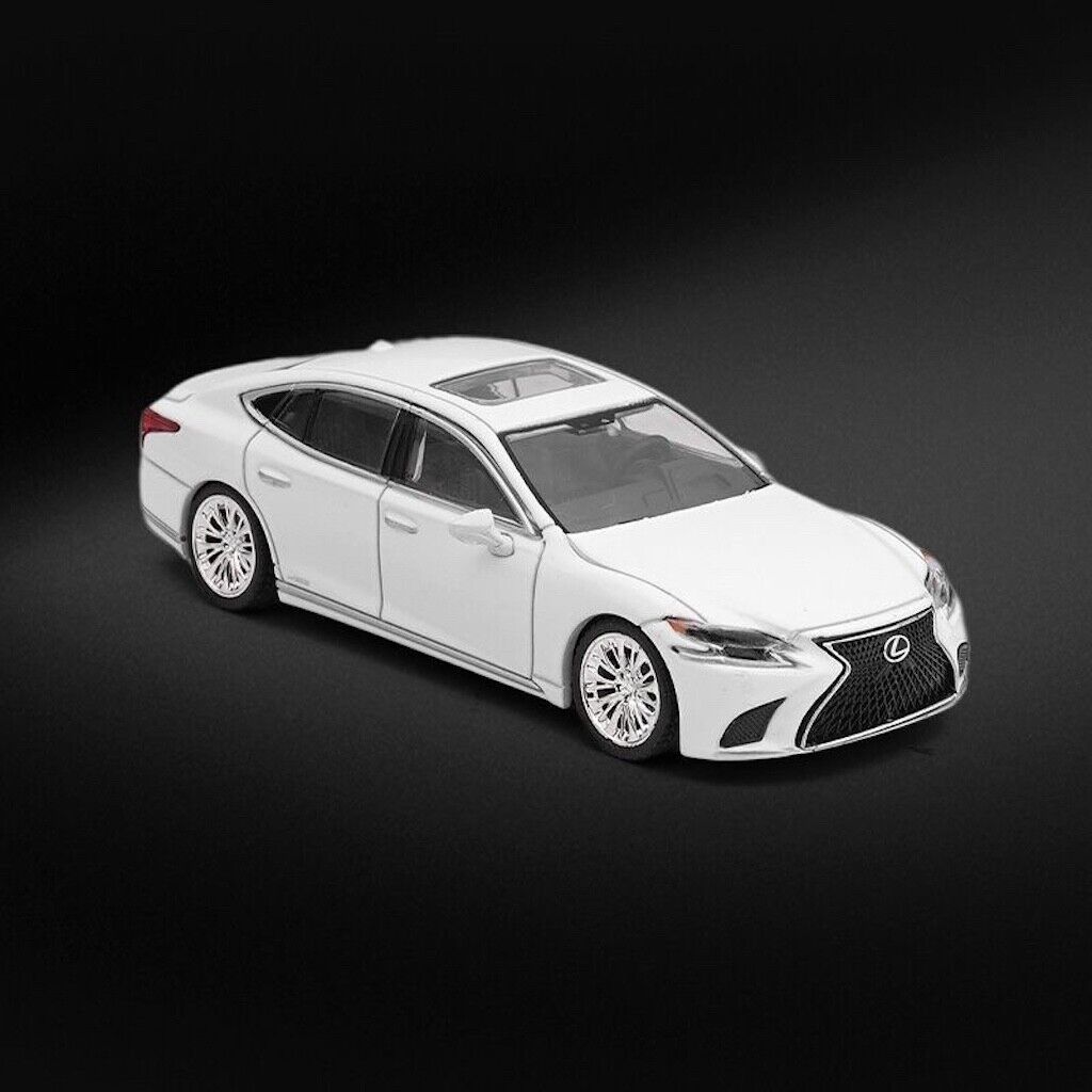 Enchery 1:64 2018 White LS500h Luxury Sedan Sports Model Diecast Metal Car New Collection