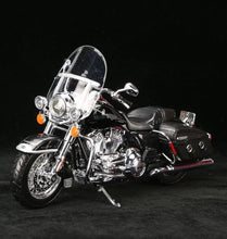Load image into Gallery viewer, Maisto 1:12 2013 FLHTK Road King Classic Model Diecast Metal Motorcycle New
