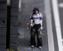 Load image into Gallery viewer, 1:64 Painted Figure Model Miniature Resin Sand Diorama Skate Board Boy Cool
