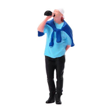 Load image into Gallery viewer, 1:64 Painted Figure Model Miniature Resin Diorama Sand Drinking Standing Man Boy

