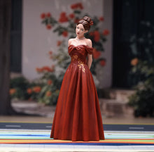 Load image into Gallery viewer, 1:24 Painted Figure Model Miniature Resin Diorama Formal Dress Couple Wedding
