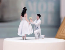 Load image into Gallery viewer, 1:64 Painted Figure Model Miniature Resin Diorama Sand Proposal Couple Wedding
