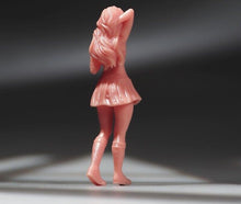 Load image into Gallery viewer, 1:64 Painted Unpainted Figure Model Miniature Resin Diorama Sand Super Girl
