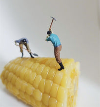 Load image into Gallery viewer, 1:64 Painted Figure Model Miniature Resin Diorama Sand Toy Miner Worker Rockman
