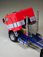 Load image into Gallery viewer, 1:64 596 HEC G1 Freightliner Container Truck Tractor Model Diecast Metal Car
