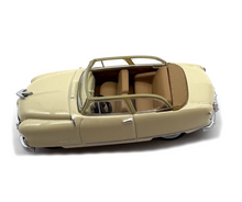Load image into Gallery viewer, 1:87 Beige 1950 Nash Convertible Classic Sports Model Diecast Metal Car New Collection
