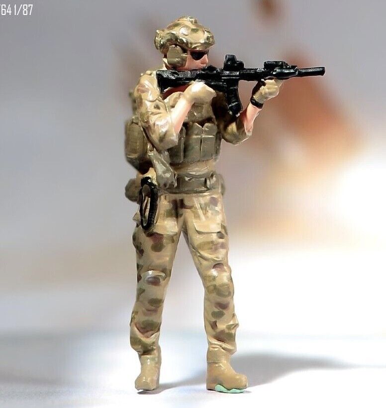 1:64 Painted Unpainted Figure Model Miniature Resin Diorama Soldier Patrol Dog New