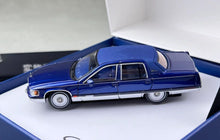 Load image into Gallery viewer, GOC 1:64 Blue Fleetwood Naiska Garage Classic Model Diecast Metal Car New Collection

