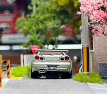 Load image into Gallery viewer, MINIGT 1:64 JDM Green Skyline GTR R34 V-Spec Sport Model Diecast Metal Car New Collection
