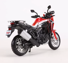 Load image into Gallery viewer, Maisto 1:18 Red Africa Twin DCT Motorcycle Bike Sports Model Diecast ABS
