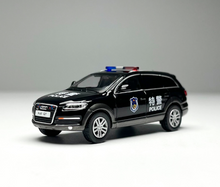 Load image into Gallery viewer, Masdi 1:64 Black Police Q7 FSI Quattro SUV Sports Model Diecast Metal Car New Collection

