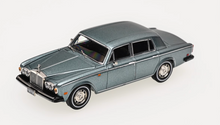 Load image into Gallery viewer, GFCC 1:64 1979 Silver Shadow II Luxury Classic Sedan Model Diecast Metal Car
