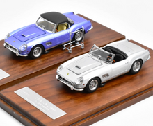 Load image into Gallery viewer, YM 1:64 250 GT California Spyder SWB Racing Sports Model Diecast Resin Car New Collection
