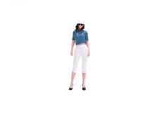 Load image into Gallery viewer, 1:64 Painted Figure Model Miniature Resin Diorama Sand Casual Trendy Girl Lady
