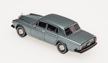 Load image into Gallery viewer, GFCC 1:64 1979 Silver Shadow II Luxury Classic Sedan Model Diecast Metal Car

