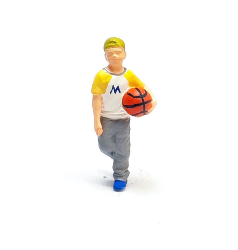 1:64 Painted Figure Mini Model Miniature Resin Diorama Boy Holding Ball Running