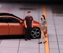 Load image into Gallery viewer, 1:24 Painted Figure Model Miniature Resin Diorama Sand couple Lovers Lady Man
