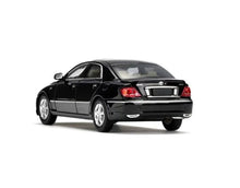 Load image into Gallery viewer, Masdi 1:64 Black Reiz 2.5V Sedan Sports Model Diecast Metal Car New Collection
