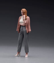 Load image into Gallery viewer, 1:24 Painted Figure Model Miniature Resin Diorama Boss Lady Professional Woman
