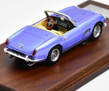 Load image into Gallery viewer, YM 1:64 250 GT California Spyder SWB Racing Sports Model Diecast Resin Car New Collection

