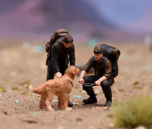 Load image into Gallery viewer, 1:64 Painted Figure Model Miniature Resin Diorama Scene Sand Outdoor Set Men Dog
