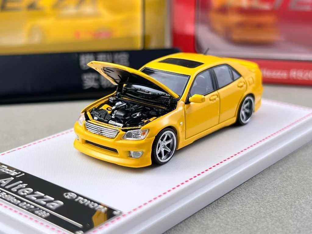 Model1 1:64 Yellow RS200 SXE10 Altezza Sedan Sport Model Diecast Metal Car New Collection