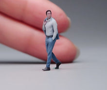 Load image into Gallery viewer, 1:64 Painted Figure Model Miniature Resin Diorama Sand Suit Man Walking Handsome
