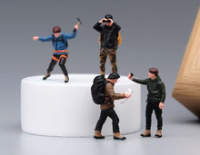 Load image into Gallery viewer, 1:64 Painted Figure Model Miniature Resin Diorama Sand Climber Set Puppet Man

