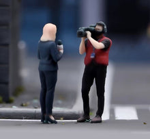 Load image into Gallery viewer, 1:64 Painted Figure Model Miniature Resin Diorama street interview Host Camera
