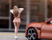 Load image into Gallery viewer, 1:24 Painted Figure Model Miniature Resin Diorama Sand  Headset Pinky Girl
