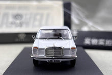 Load image into Gallery viewer, Maxwell 1:64 White W114 200 Strich 8 Classic Sedan Model Diecast Metal Car New Collection
