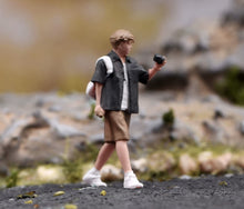 Load image into Gallery viewer, 1:64 Painted Figure Model Miniature Resin Sand Diorama Backpack Man Shooting
