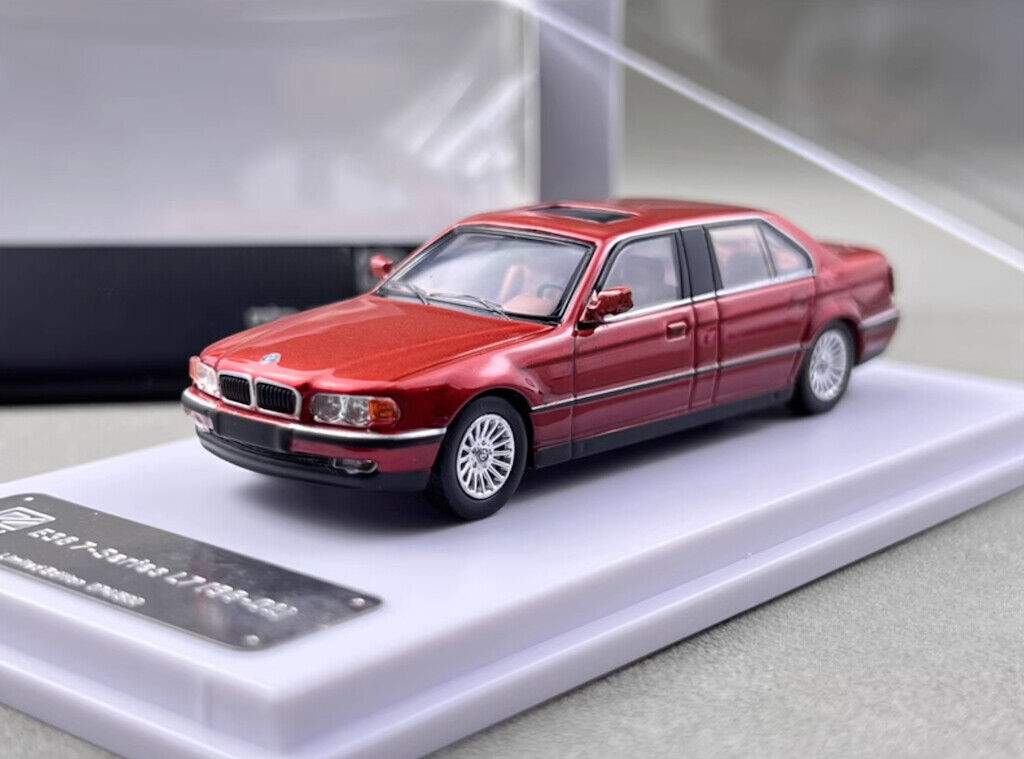 DCM 1:64 Red 1998-01 E38 L7 728il Luxury Sedan Model Diecast Metal Car New Collection