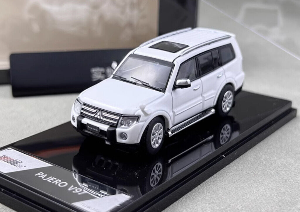 Shadow 1:64 White Pajero V97 ORV SUV Off Sports Model Diecast Metal Car New Collecction