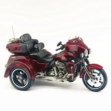 Load image into Gallery viewer, Maisto 1:12 Red 2021 CVO TRI Glide Sports Model Toy Diecast Metal Motorcycle
