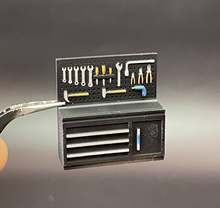 Load image into Gallery viewer, 1:64 Garage Repair Shop Display Scene Model Resin For Car New
