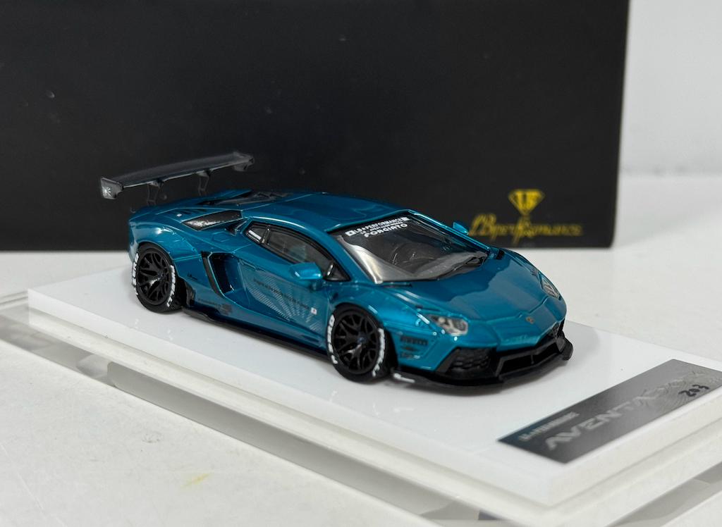 Onemodel 1:64 Blue LP700 Aventador LB Sports Model Diecast Resin Car New Collection