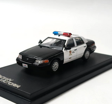 Load image into Gallery viewer, GOC 1:64 HEC LAPD Crown Victoria CV Police 099 Model Diecast Metal Car New Collection
