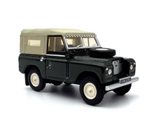Load image into Gallery viewer, 1:76 Green Military Land Rover SWB SUV Sports Model Diecast Metal Car New Collection
