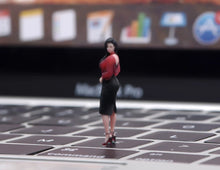 Load image into Gallery viewer, 1:64 Painted Figure Model Miniature Resin Diorama Toy Sand Elegant Beauty Lady
