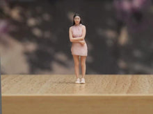 Load image into Gallery viewer, 1:64 Painted Figure Model Miniature Resin Diorama Sand Girl In Pink Dress Lady
